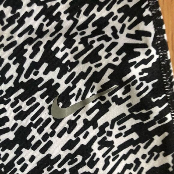 NIKE Pronto Essential Running Crop Pants Tights 777168-010 - Picture 4 of 10